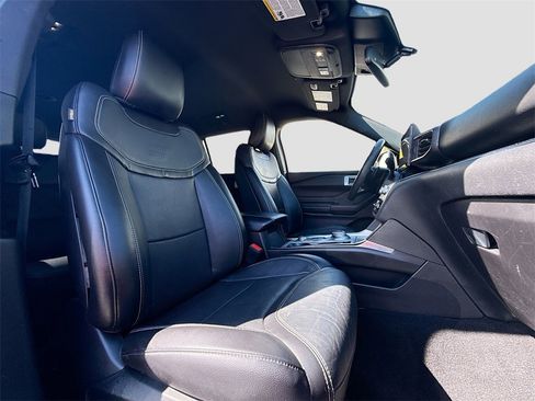 Used 2020 Ford Explorer ST image 32
