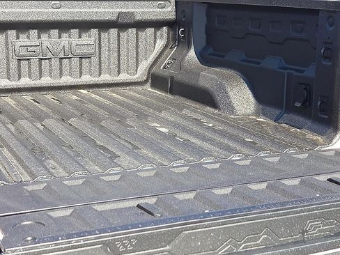 New 2026 GMC Canyon Elevation w/ Convenience Package image 9