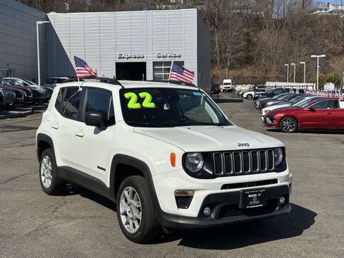 Used 2022 Jeep Renegade Latitude image 1
