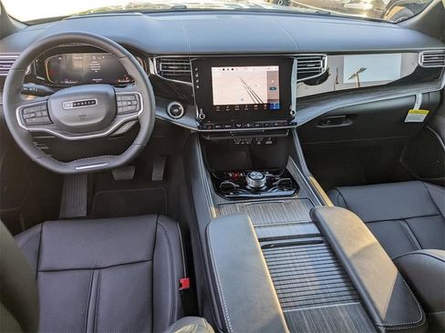 Used 2024 Jeep Wagoneer Series III w/ Rear Seat Video Group 1 image 15