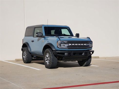 Used 2021 Ford Bronco Badlands image 3
