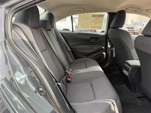 Used 2025 Toyota Corolla LE image 30