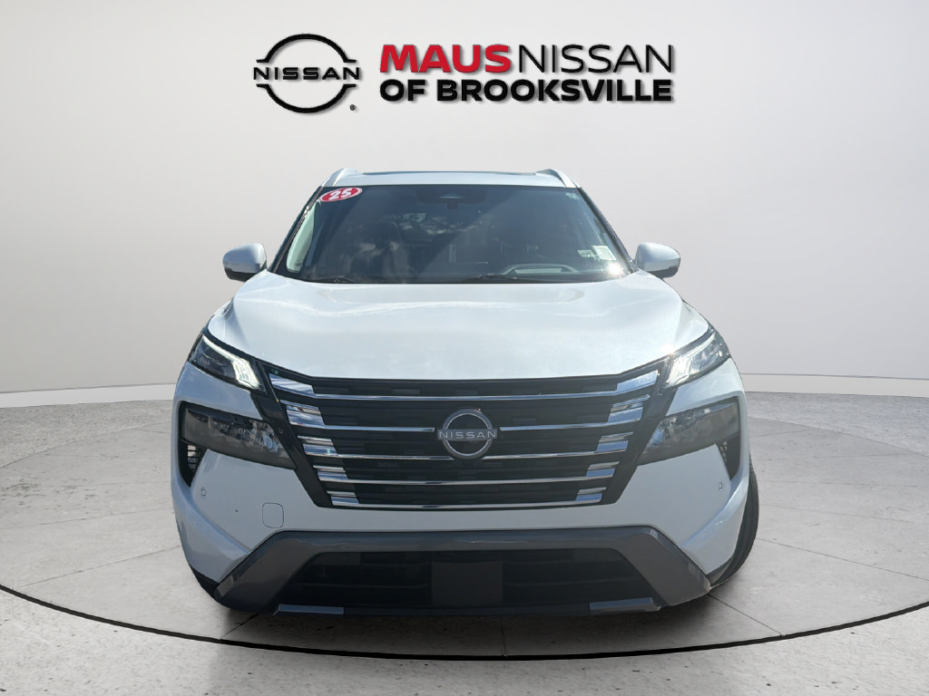 Certified 2025 Nissan Rogue SL w/ SL Premium Package FWD image 3