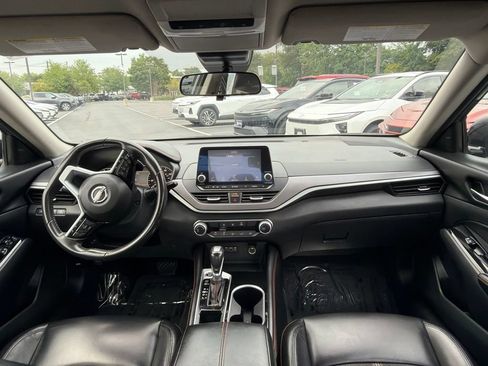 Used 2024 Nissan Altima 2.5 SR FWD image 15