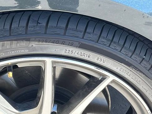 Used 2023 Genesis G70 2.0T image 8