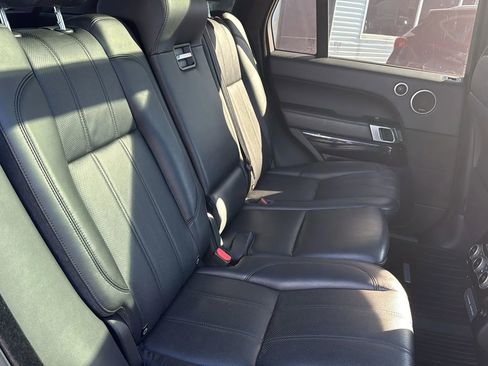 Used 2017 Land Rover Range Rover HSE image 24
