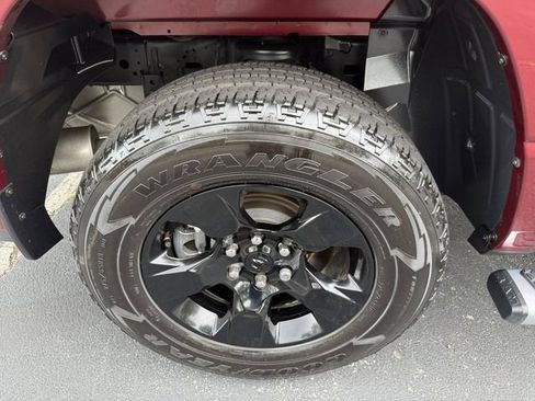 Used 2024 RAM 1500 Big Horn RWD image 39