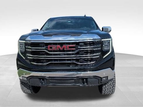 Used 2023 GMC Sierra 1500 SLT w/ SLT Premium Plus Package AWD/4WD image 10