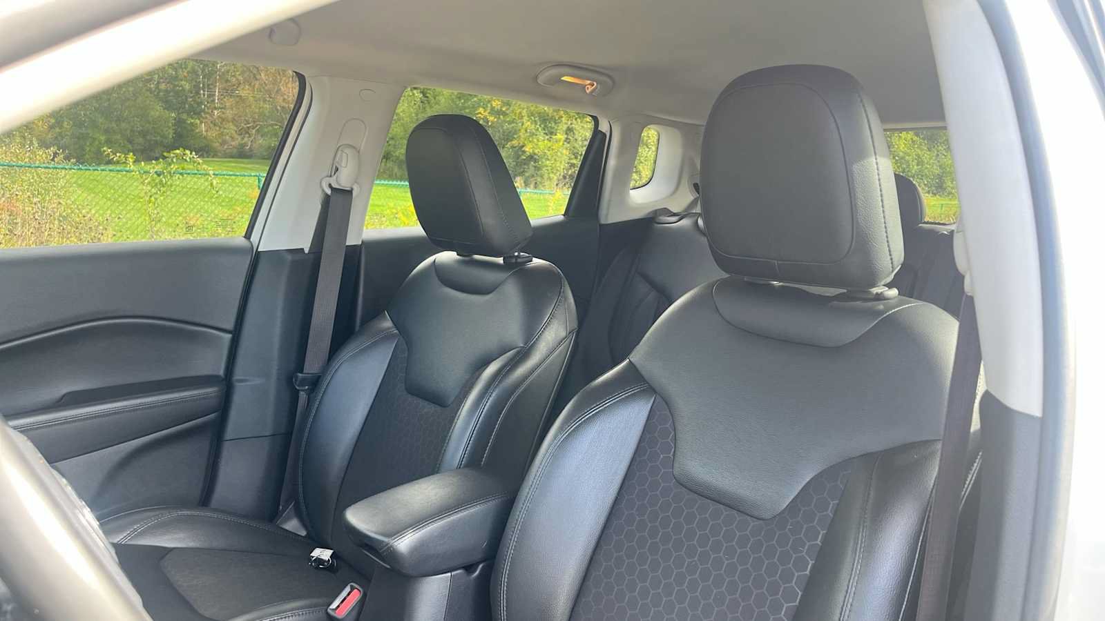 Used 2018 Jeep Compass Latitude w/ Popular Equipment Group FWD image 30