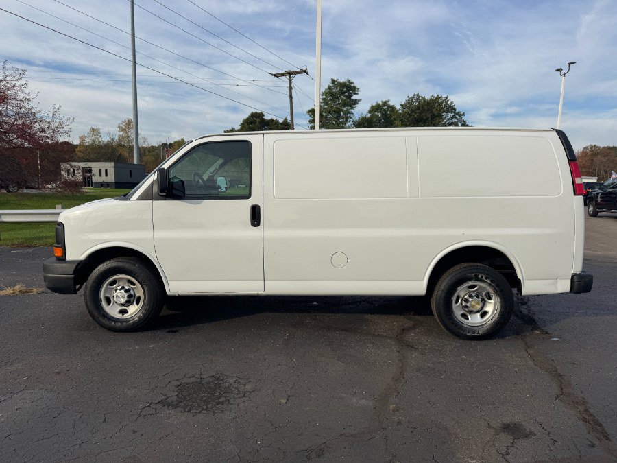 Used 2015 Chevrolet Express 3500 RWD image 2