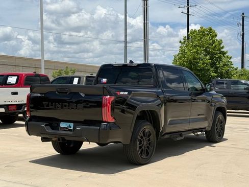 Used 2023 Toyota Tundra SR5 w/ SR5 Convenience Package AWD/4WD image 4