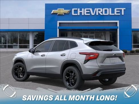 New 2026 Chevrolet Trax LT w/ Driver Confidence Package FWD image 3