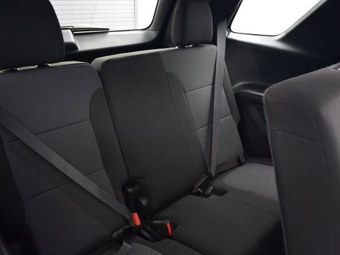 Used 2023 Chevrolet Traverse LT FWD image 21