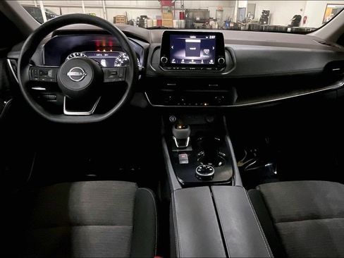 Used 2023 Nissan Rogue SV image 14