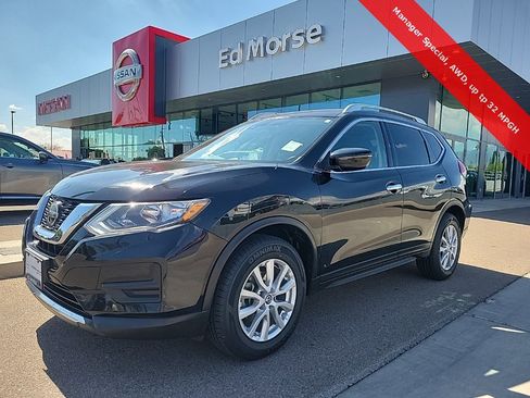 Used 2019 Nissan Rogue SV image 1