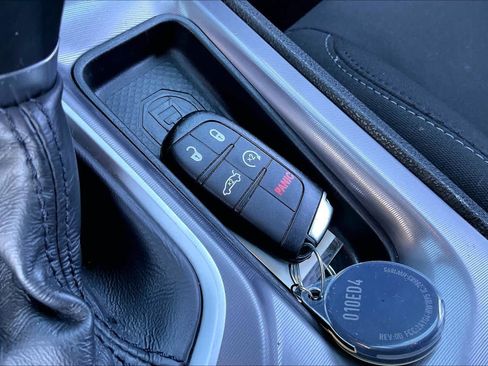 Used 2022 Dodge Charger GT image 11