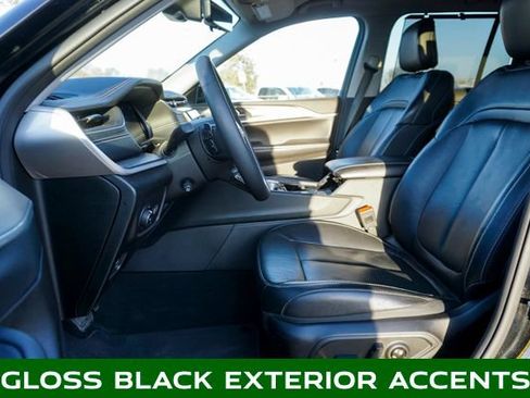 Used 2023 Jeep Grand Cherokee Limited w/ Luxury Tech Group II image 15