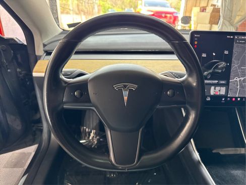 Used 2018 Tesla Model 3 Long Range RWD image 16