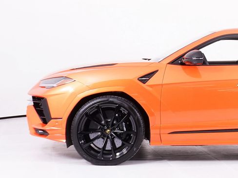 Used 2024 Lamborghini Urus S AWD/4WD image 12