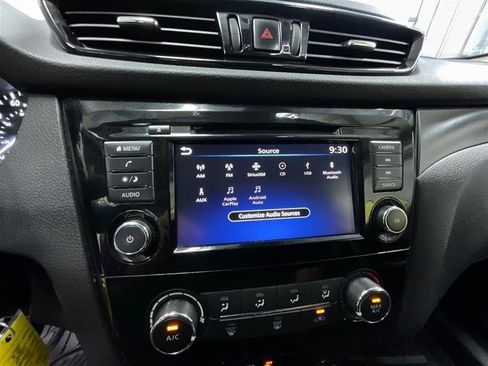 Used 2021 Nissan Rogue Sport S FWD image 17