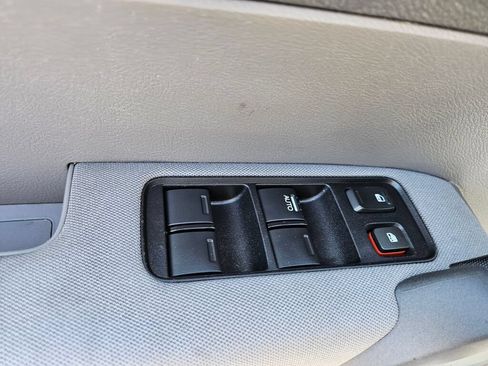 Used 2010 Honda CR-V LX image 18