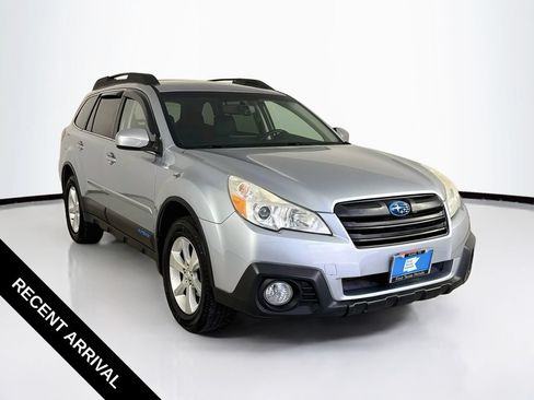 Used 2013 Subaru Outback 2.5i Limited AWD/4WD image 1