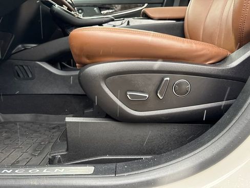 Used 2022 Lincoln Nautilus Reserve w/ Equipment Group 201A image 37