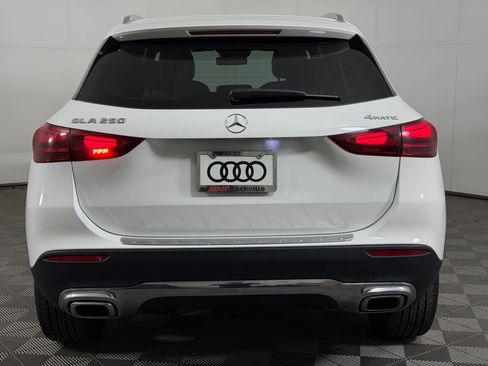 Used 2025 Mercedes-Benz GLA 250 4MATIC image 10