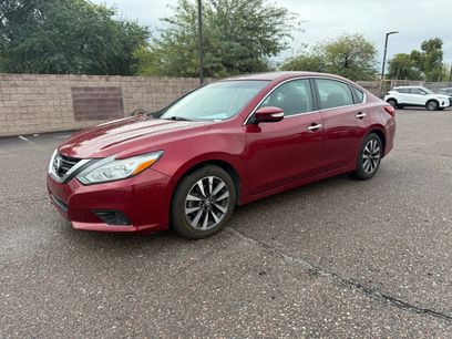 Used 2017 Nissan Altima 2.5 SL w/ Moonroof Package