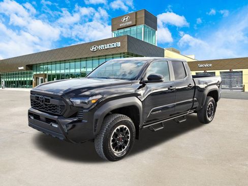Used 2024 Toyota Tacoma TRD Off-Road image 10