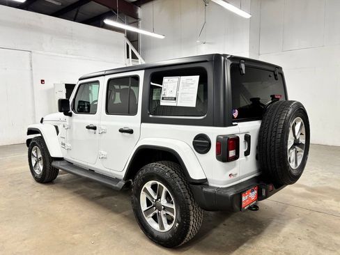 Used 2021 Jeep Wrangler Unlimited Sahara AWD/4WD image 5