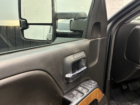 Used 2017 Chevrolet Silverado 2500 LTZ image 10