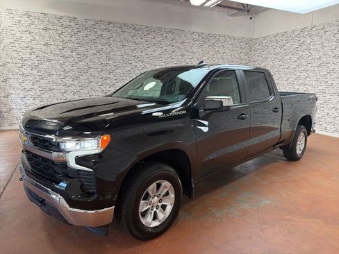 Used 2023 Chevrolet Silverado 1500 LT w/ Protection Package AWD/4WD image 3