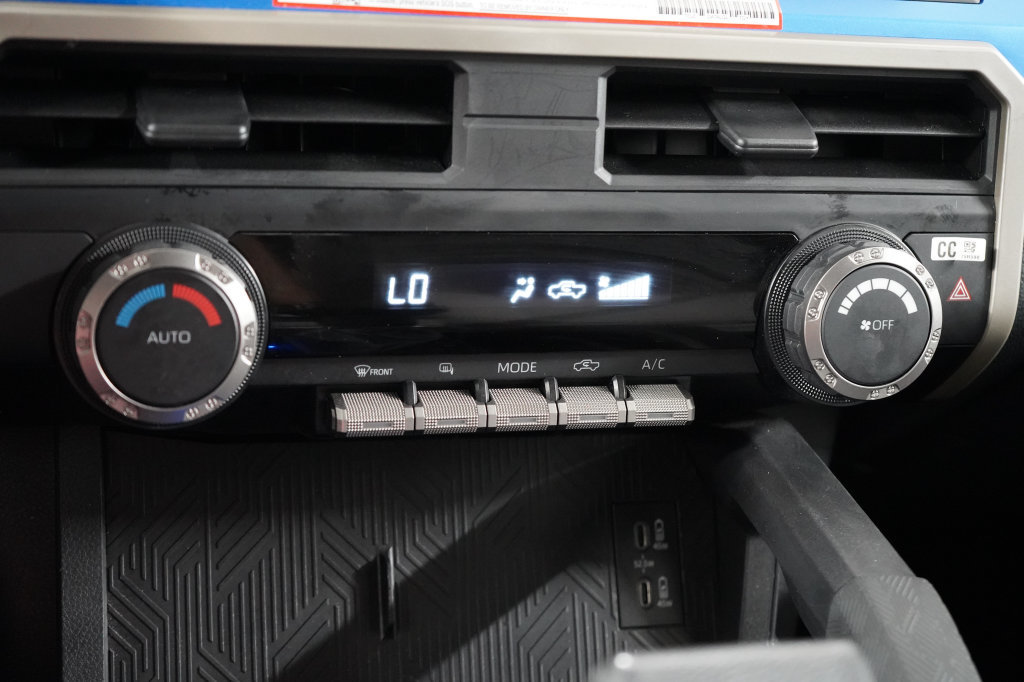 Used 2025 Toyota Tacoma TRD Off-Road AWD/4WD image 26