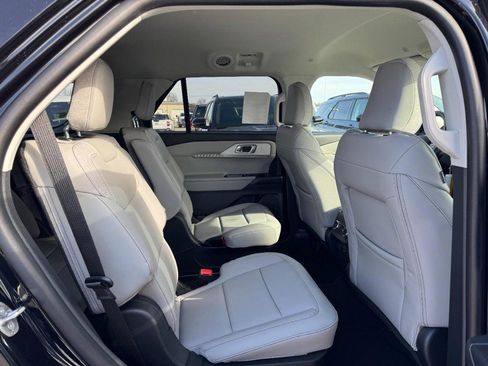 New 2026 Ford Explorer Active w/ Active Comfort Package image 5
