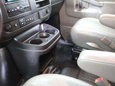 Used 2019 GMC Savana 3500 LS w/ Cold Climate Package RWD image 7