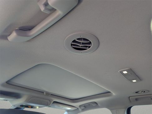 Used 2022 GMC Acadia Denali image 15