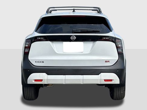New 2026 Nissan Kicks SR FWD image 3
