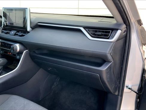 Used 2025 Toyota RAV4 XLE image 15