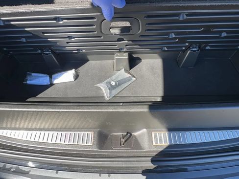 Used 2016 Cadillac Escalade Premium AWD/4WD image 21