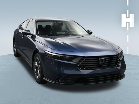 Used 2023 Honda Accord EX image 1