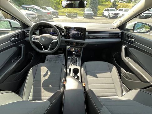 Used 2026 Volkswagen Jetta SE FWD image 13