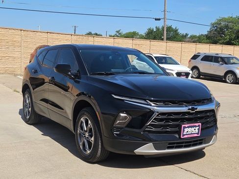 Used 2023 Chevrolet Blazer LT w/ Driver Confidence Package FWD image 3