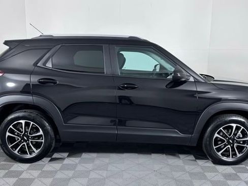 Used 2024 Chevrolet TrailBlazer LT image 9