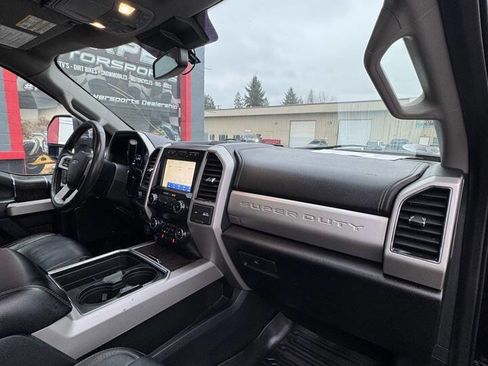 Used 2020 Ford F350 Lariat image 15