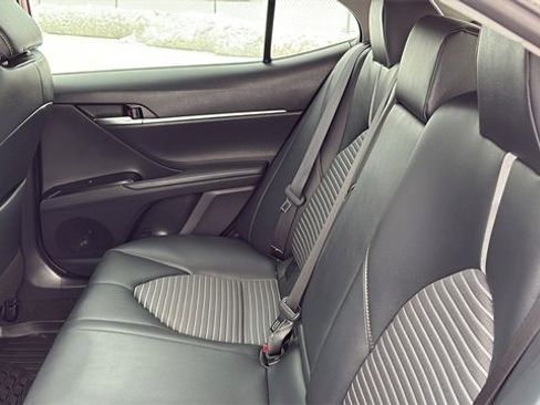 Used 2019 Toyota Camry SE image 24