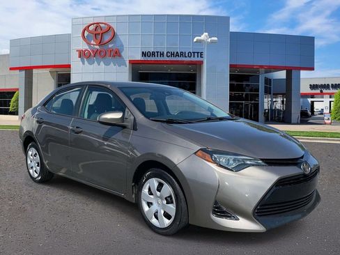 Used 2018 Toyota Corolla LE FWD image 1