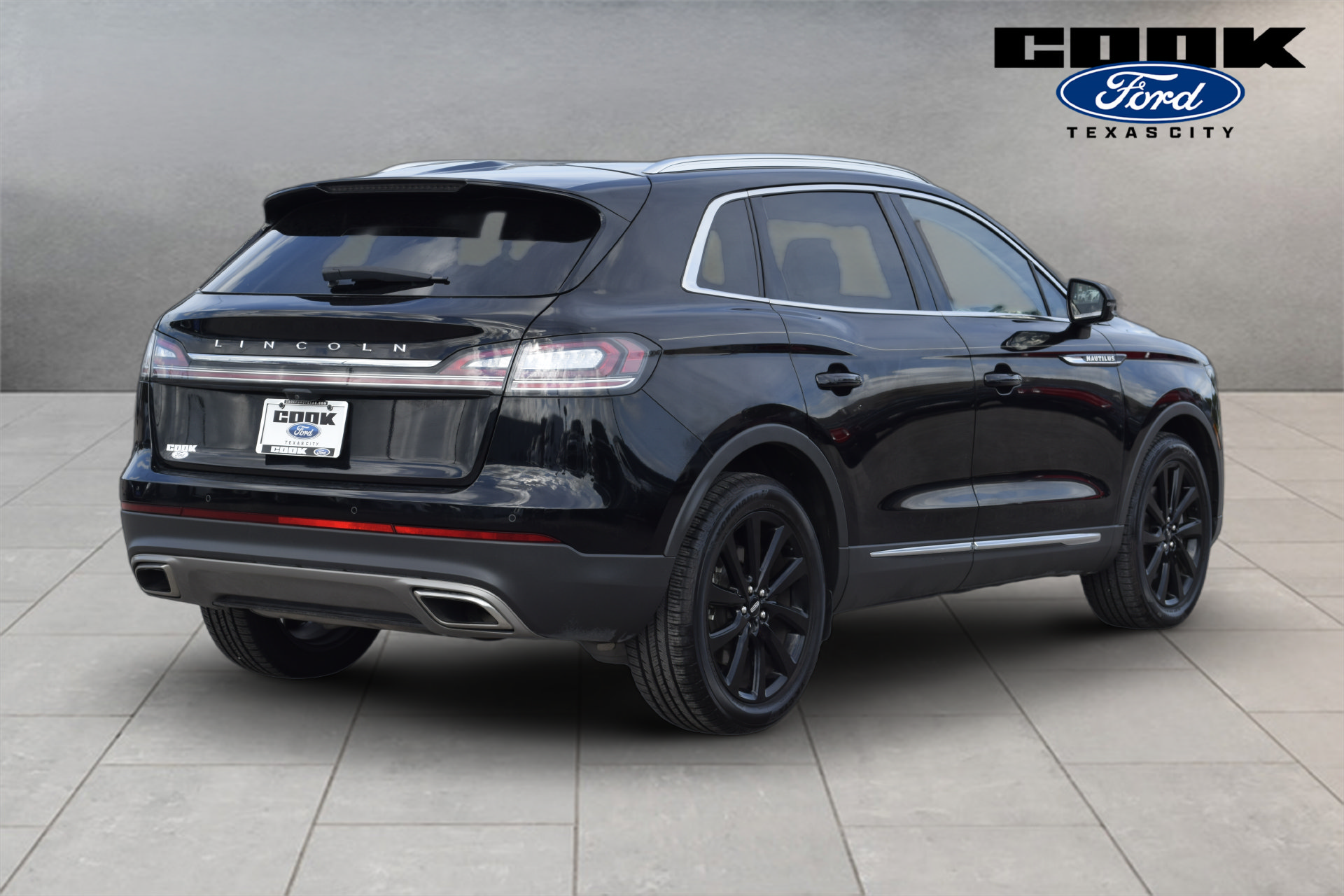 Used 2023 Lincoln Nautilus Reserve w/ Monochromatic Package AWD/4WD image 3