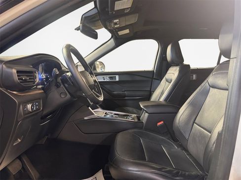 Used 2020 Ford Explorer Limited image 12