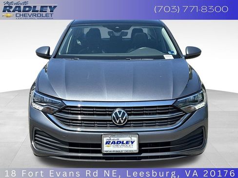 Used 2022 Volkswagen Jetta SE FWD image 9